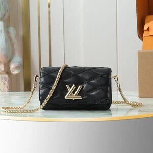 Classic Louis Vuitton Bag: A Stylish and Versatile Choice for Elegance